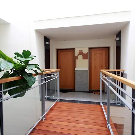 Apartment Geraeumige Ferienwohnung Mit Balkon, In Sehr Guter Lage Mit Herrlichem Blick Auf Das Meer Und Die Berge Funchal (Madeira)